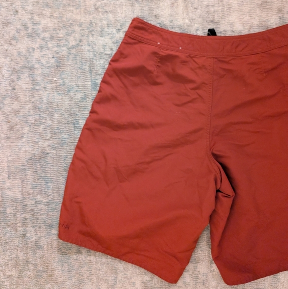 Patagonia Men's Red Shorts - Picture 5 of 11